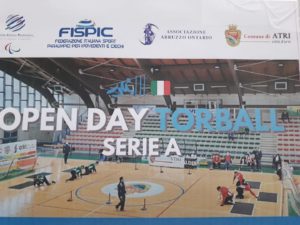 Foto campo torball con scritta "Open Day Serie A"
